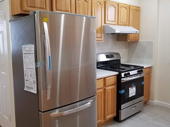 3rd image of 2548 E 27th St APT 1