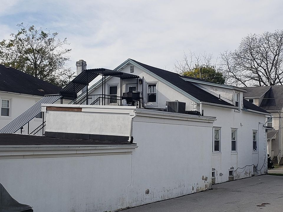 Building Photo 3