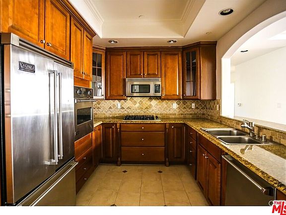 5th image of 10640 Woodbridge St #Penthouse 1