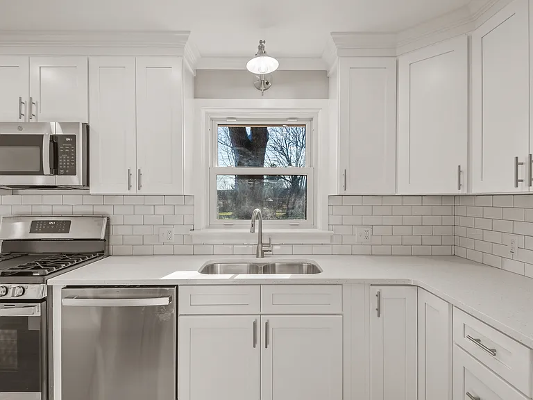 72 Barre Dr — Photo 3