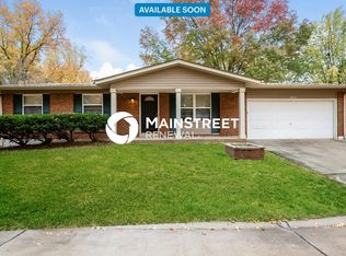11952 San Andres Dr, Saint Louis, MO 63138