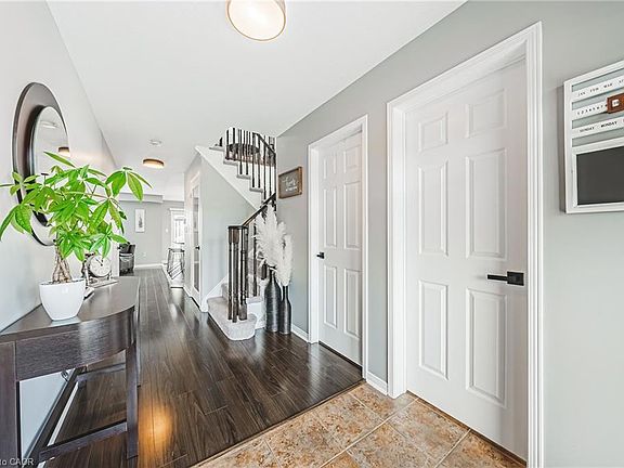 4th image of 142 Bradley Ave