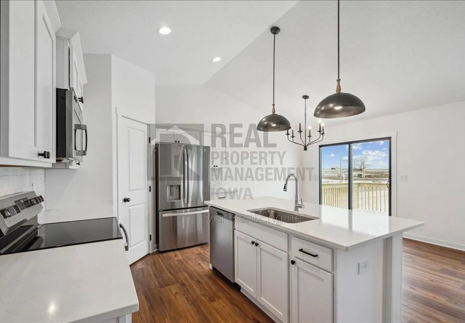 4 bed, 3.0 bath, 2127 sqft, $2,395 — Photo 4