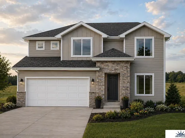 6913 Flint Dr, Papillion, NE 68046