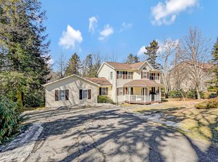 1338 Hilltop Dr, Long Pond, PA
