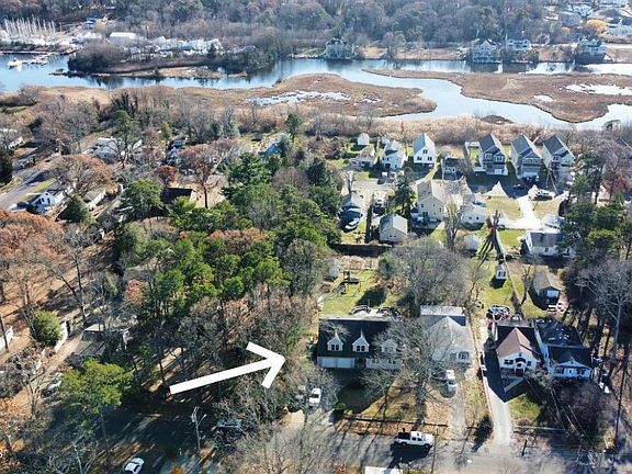 5th image of 320 Anthony Avenue