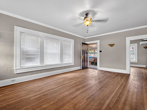 5th image of 500 W Garza St