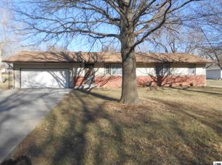 6142 NW Westbrooke Dr, Topeka, KS 66617