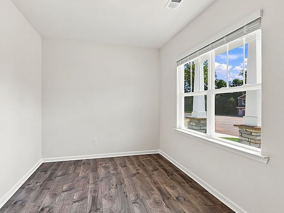 5th image of 1615 Castlen Ct