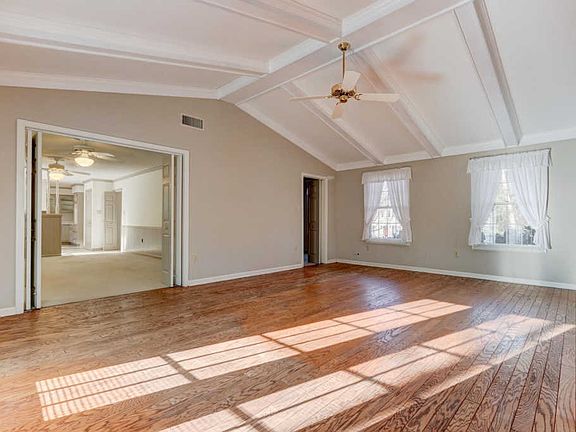 4th image of 408 Woodland Trace Dr