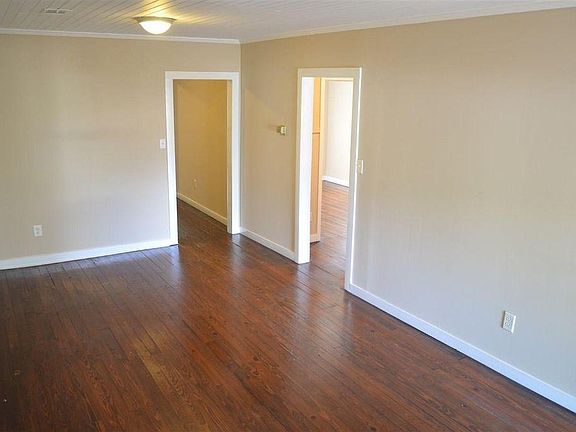 3rd image of 2705 W Lloyd St