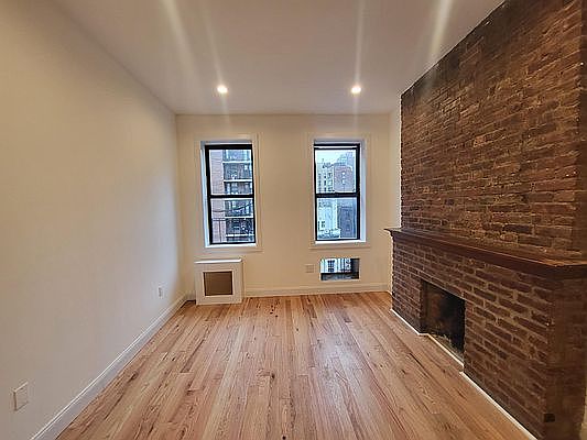 3rd image of 533 3rd Ave