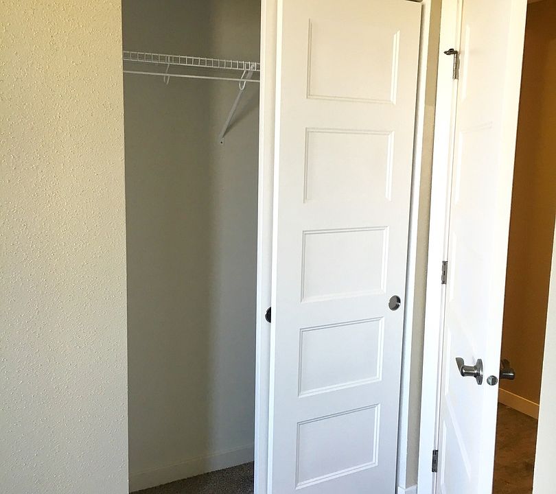 1st image of 104 N Krohn Pl #11