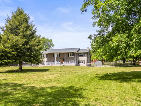9035 Pleasant Ln, Ooltewah, TN 37363