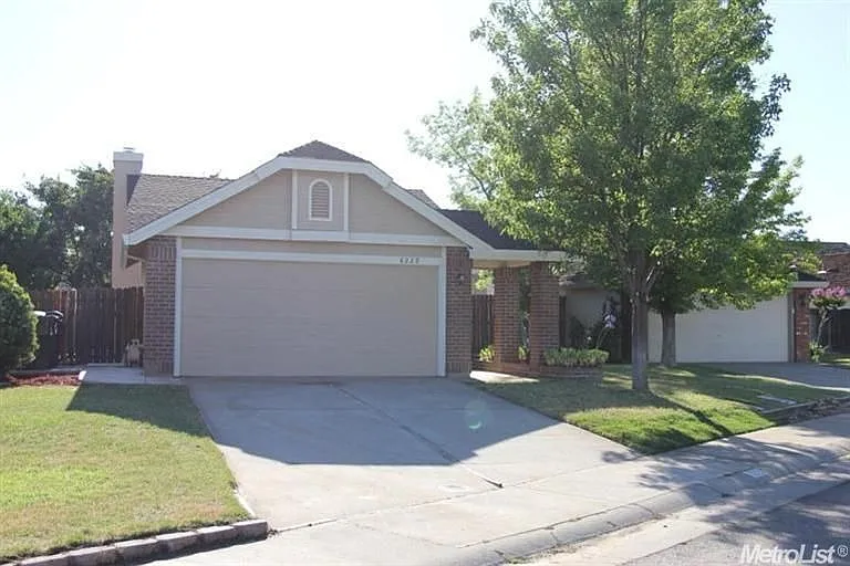 8229 Cashel Way photo 1