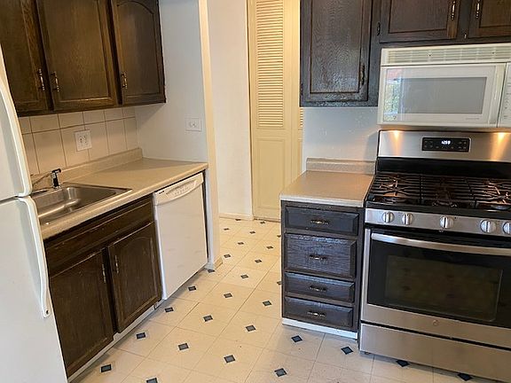 4th image of 1475 Rebecca Dr APT 123