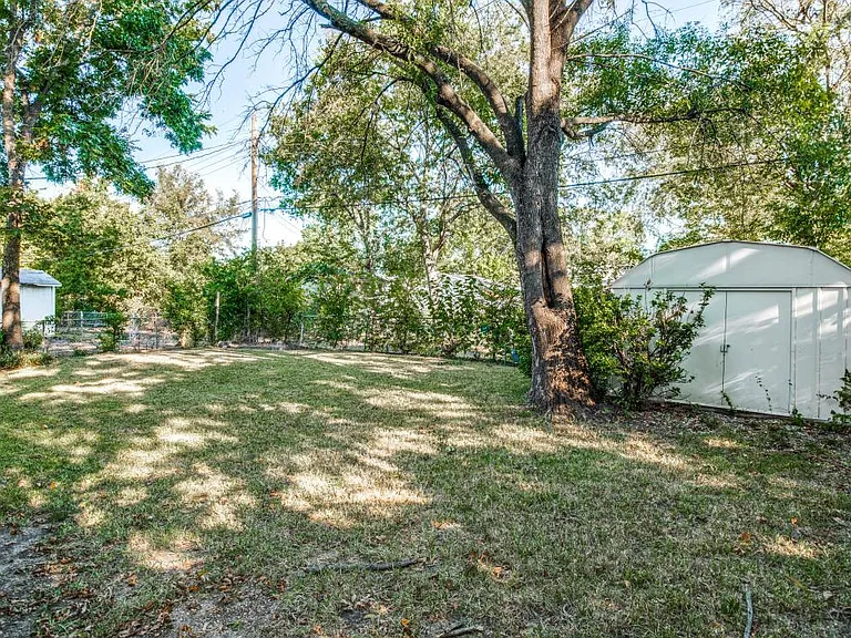 525 Harvard Dr — Photo 19