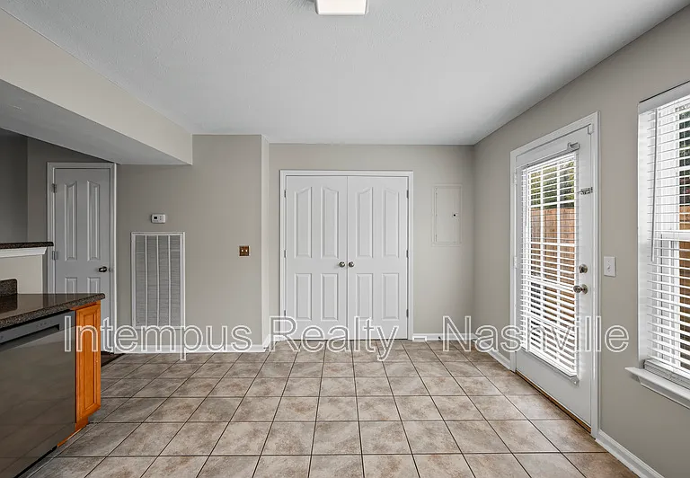 415 Shoshone Pl — Photo 10