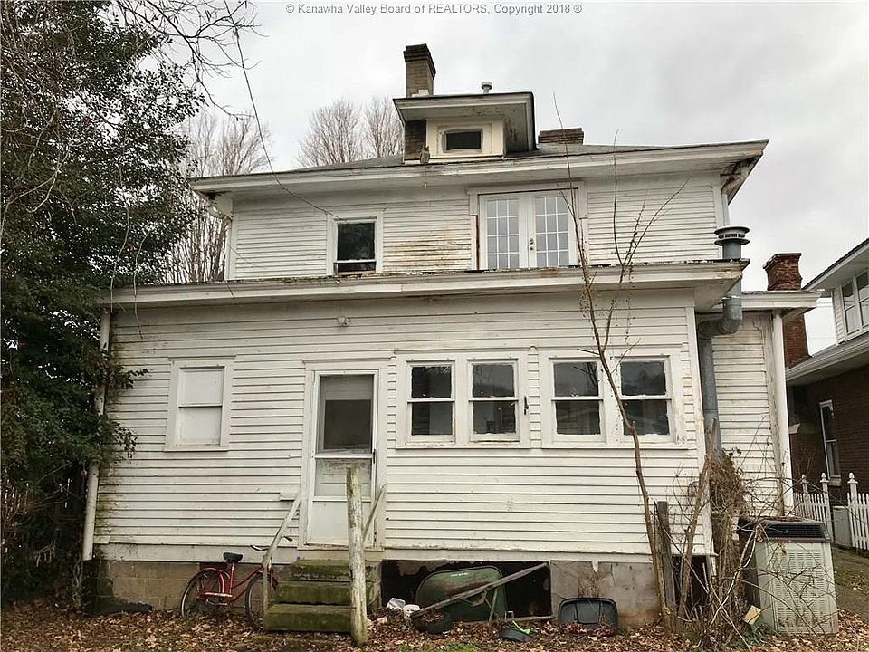 2nd image of 1012 Main St