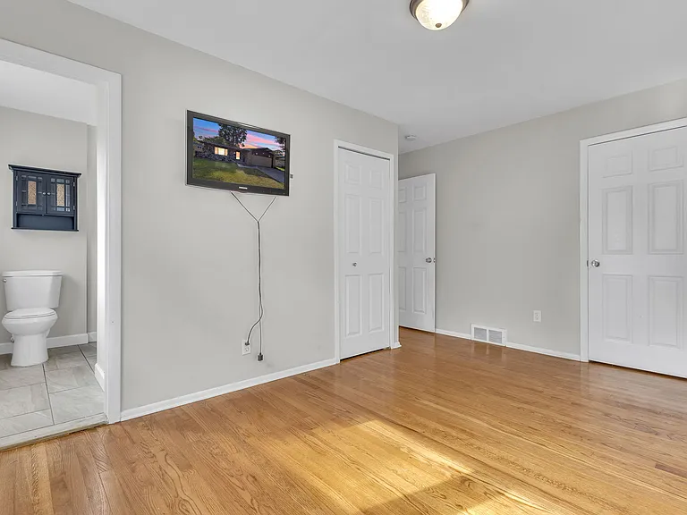 23520 Brandywynne St — Photo 20