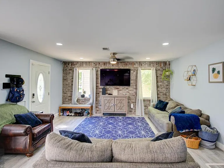 3415 Horseshoe Trl — Photo 4