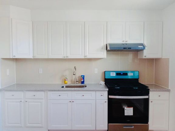 2nd image of 22 Holland Ave Floor 2