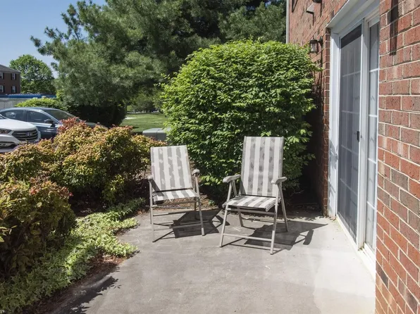 370 New Kent Rd APT 111, Blacksburg, VA 24060