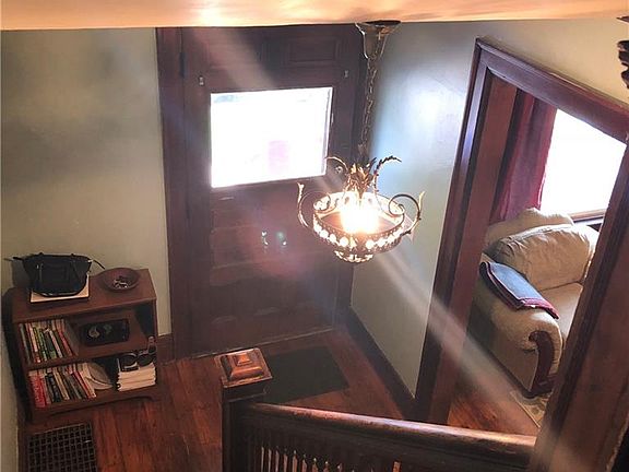 5th image of 70 Vernon Pl