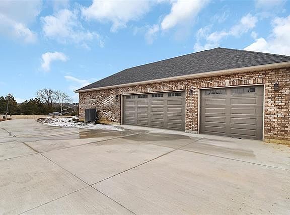 3rd image of 621 Winged Foot Ct