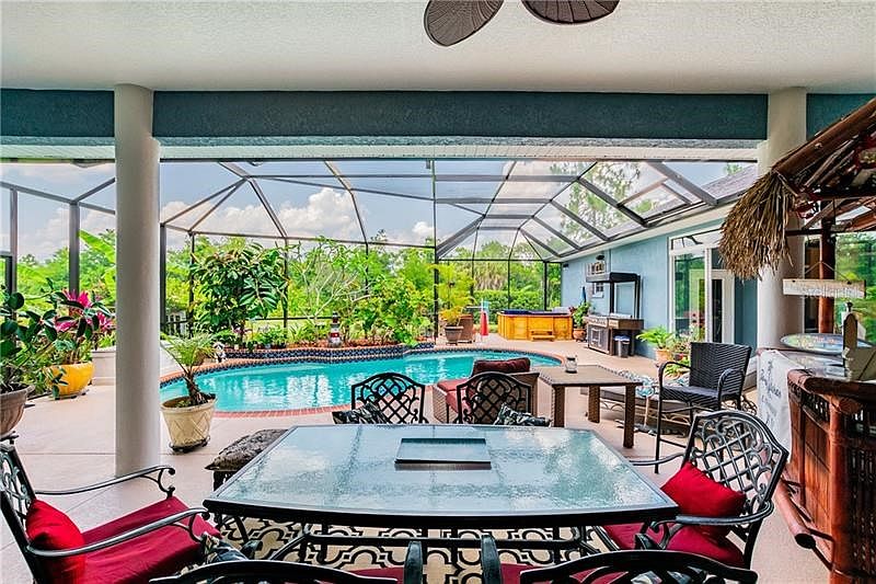Can you picture entertaining here ?
