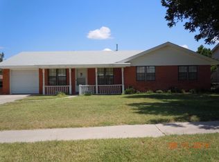 2711 Lynn Dr, Big Spring, TX 79720