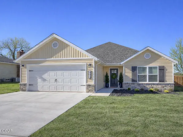 905 Durward Hall Dr, Carthage, MO 64836