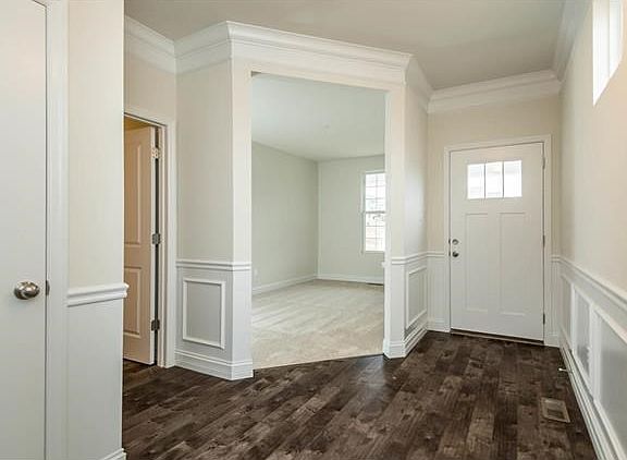 3rd image of 2512 Viola Gill Ln