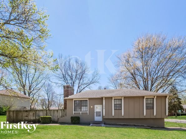 700 NW Oxford Dr