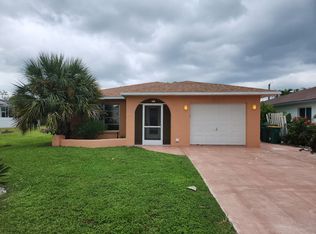 567 97th Ave N, Naples, FL 34108