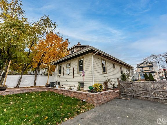 4th image of 58 Pillot Pl