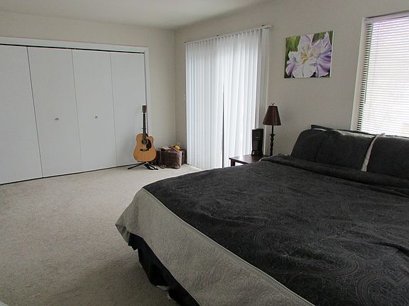 Master Bedroom w/ deck