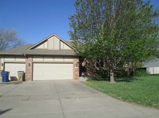 301 N Pinecrest Pl, Andover, KS 67002