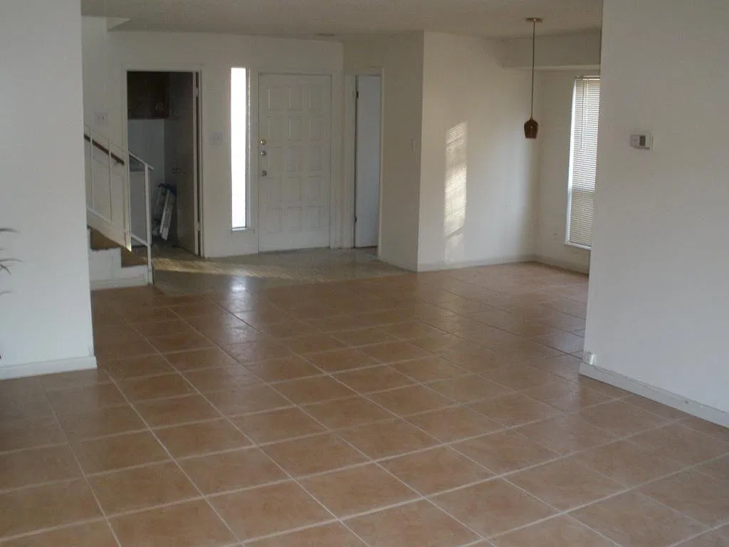 2 bed, 1.5 bath, 1250 sqft, $1,790 — Photo 3