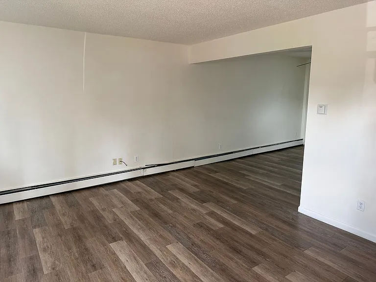 732 37th Avenue Ct — Photo 2