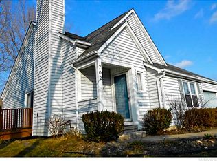 702 Robin Rd, Amherst, NY 14228