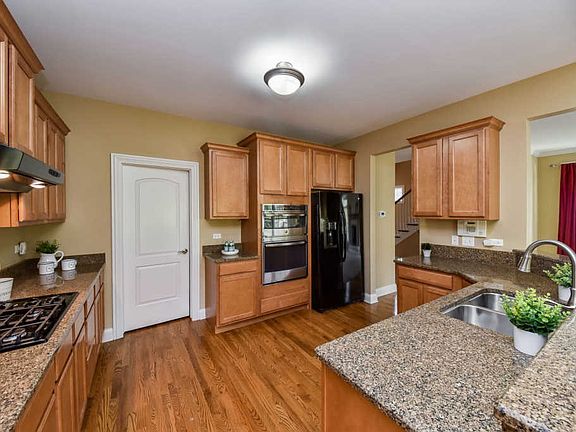 4th image of 325 Sandholm St Unit 325