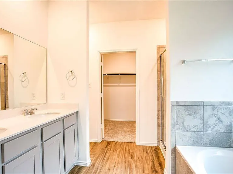 204 Coventry Dr — Photo 23