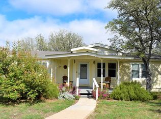 858 Windmill Ridge Dr, Harper, TX 78631