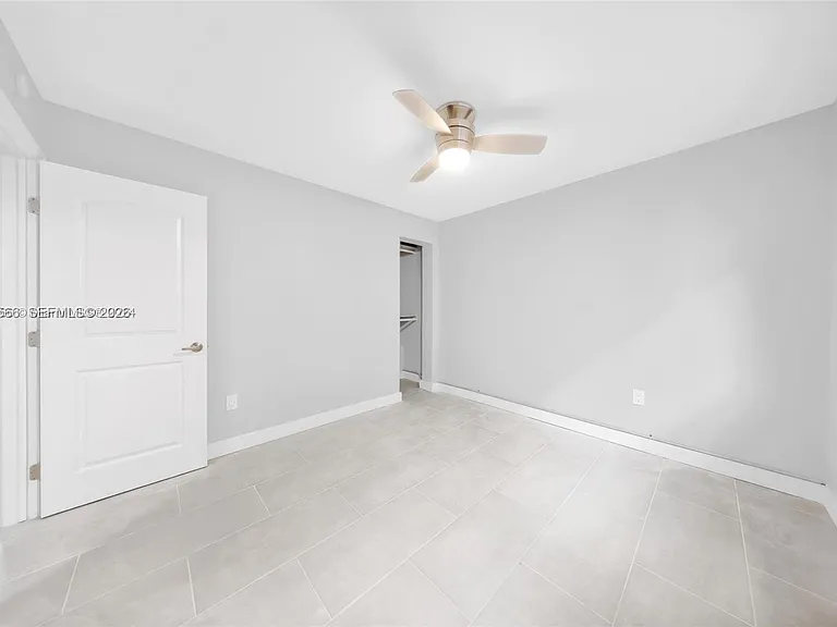 1150 NW 1st Pl #4 — Photo 8