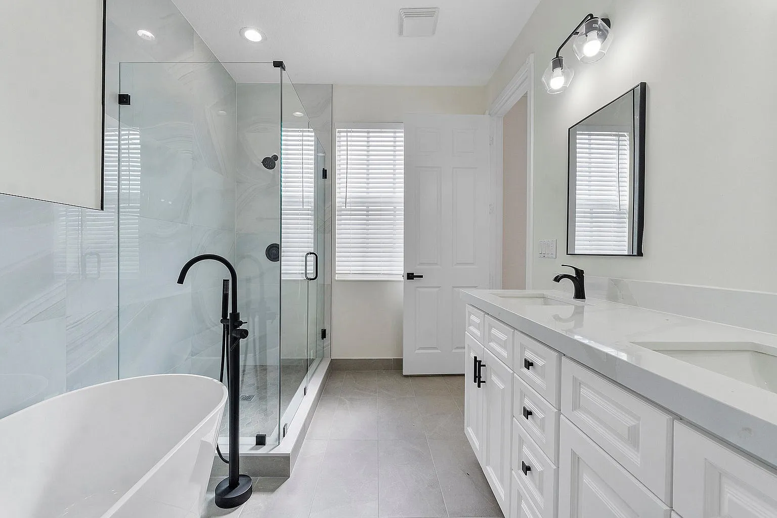 3 bed, 2136 sqft, $4,350 — Photo 4