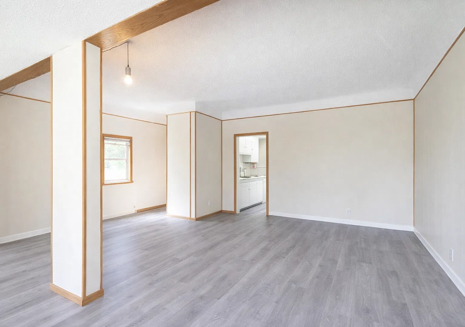 1555 Carroll Ave — Photo 3