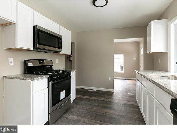 5th image of 17 Wright Ave