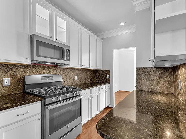 5937 Kirkcaldy Ln — Photo 16