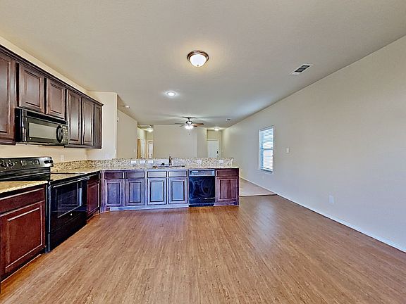 5th image of 1725 Wickham Dr